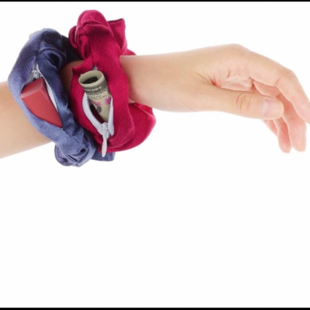 NEW | silky scrunchies with hidden pocket